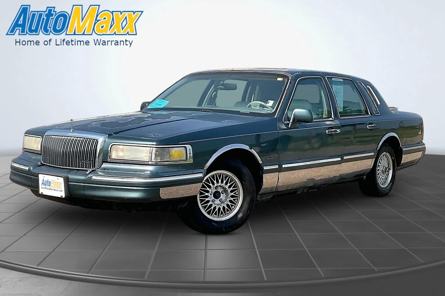 lincoln town car 1996 1LNLM82W8TY715157 image lincoln town car 1996 1LNLM82W8TY715157 image